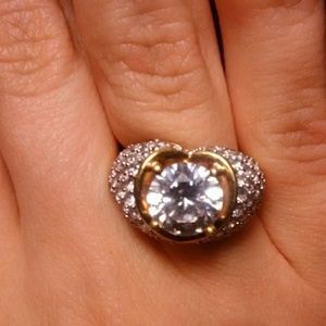 Cubic zirconia gold heart ring